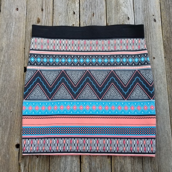 Zara Dresses & Skirts - Zara skirt size medium